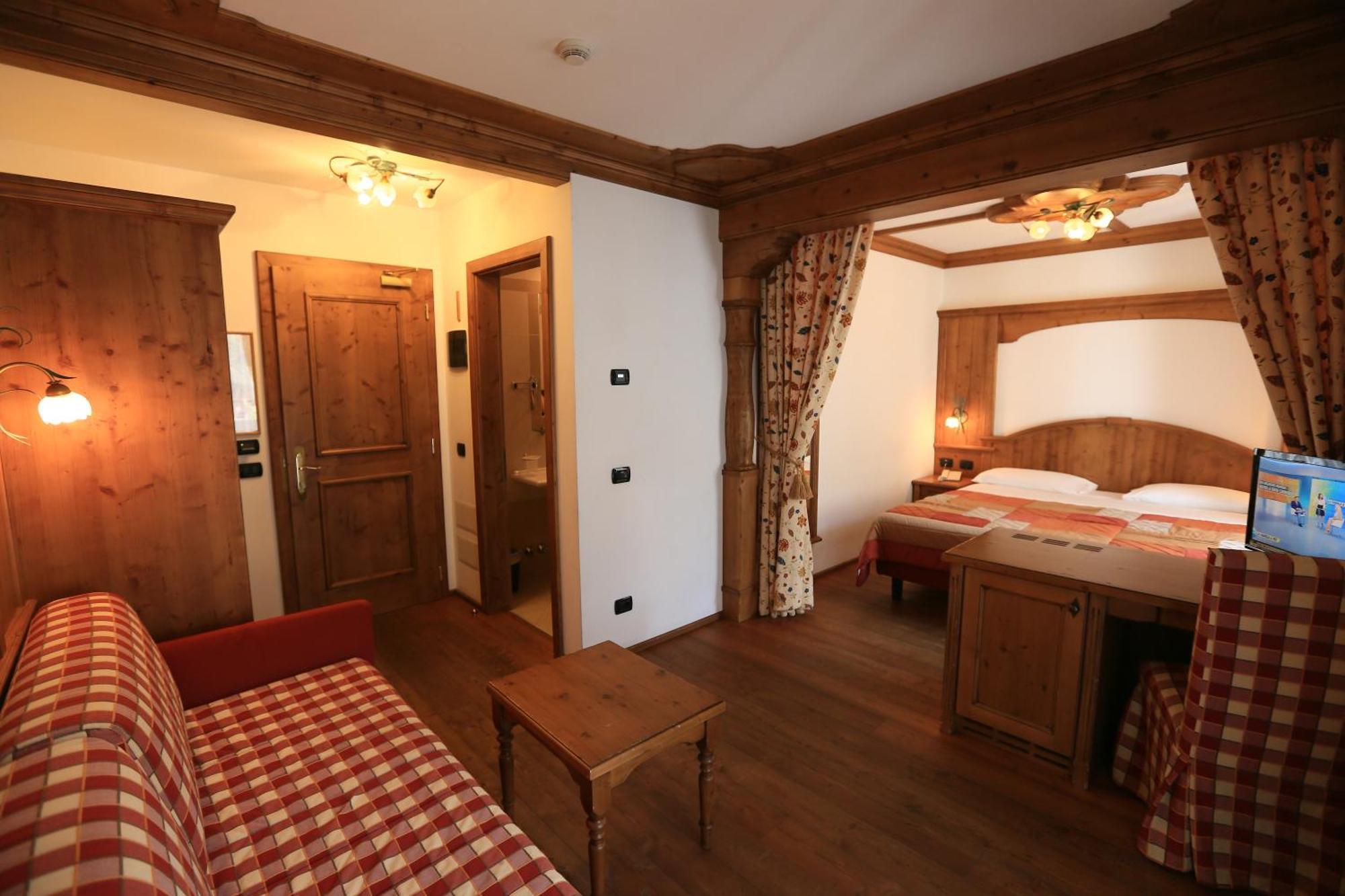 קאנזיי Hotel Laurin מראה חיצוני תמונה