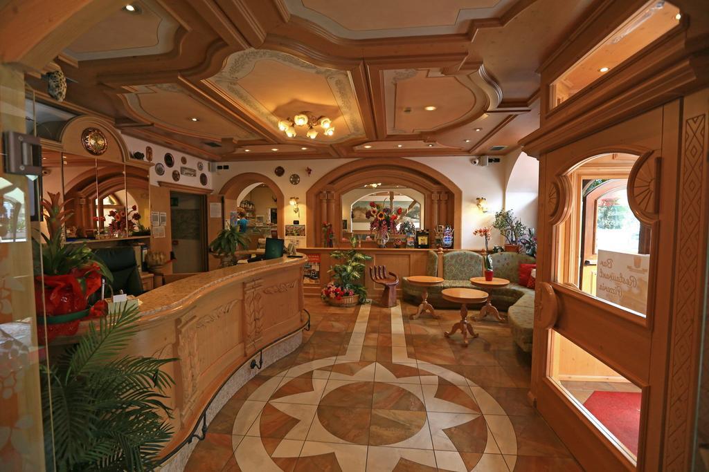 קאנזיי Hotel Laurin מראה חיצוני תמונה